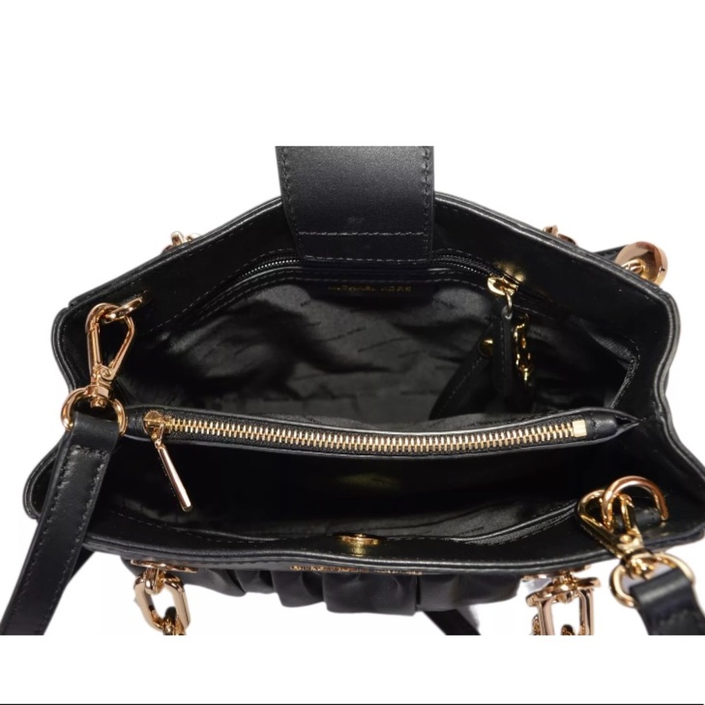 SOLD⛔️Authentic Michael Kors ruffled leather satch - Picture 5 of 8